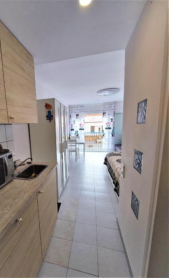 Apartamento En El Mar Roses Exterior photo